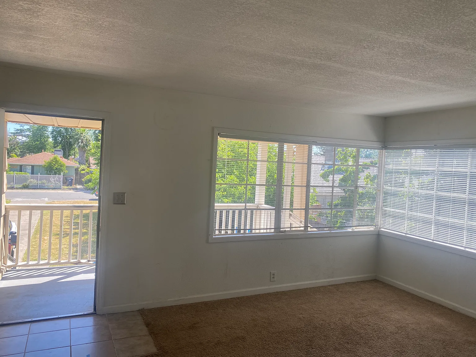 2 bed, 1000 sqft, $1,480 — Photo 3