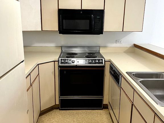 4th image of 601 Van Ness Ave APT 226