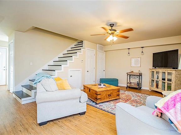 2nd image of 574 S Sang Ave #576
