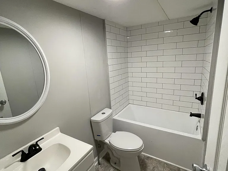 724 Graham Dr — Photo 4