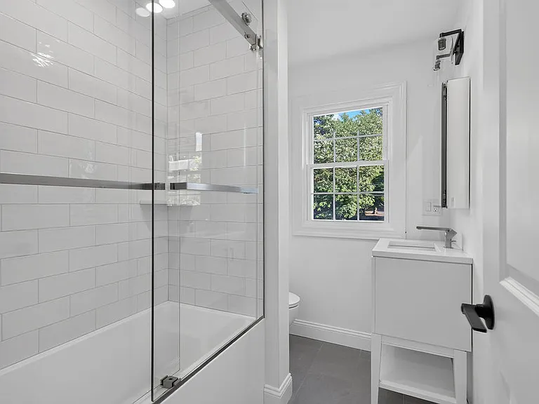 18 Walnut St #A — Photo 13