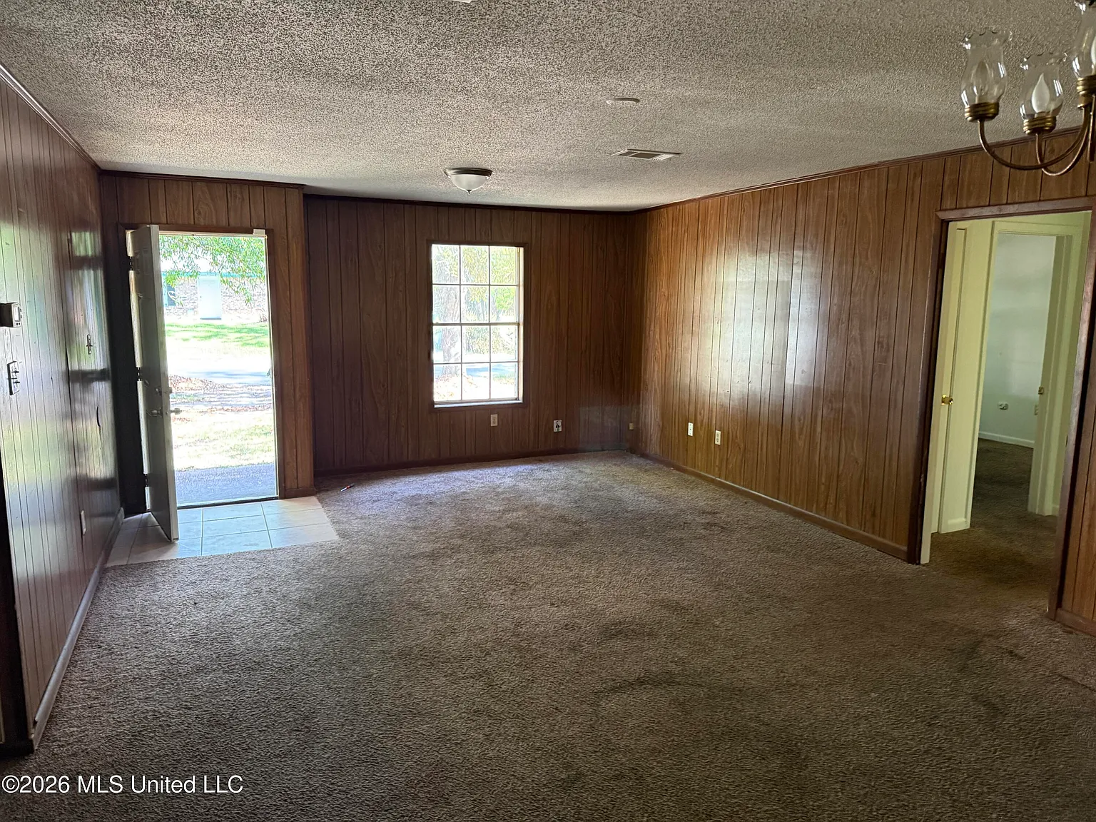 4 bed, 2.0 bath, 1254 sqft, $1,650 — Photo 3