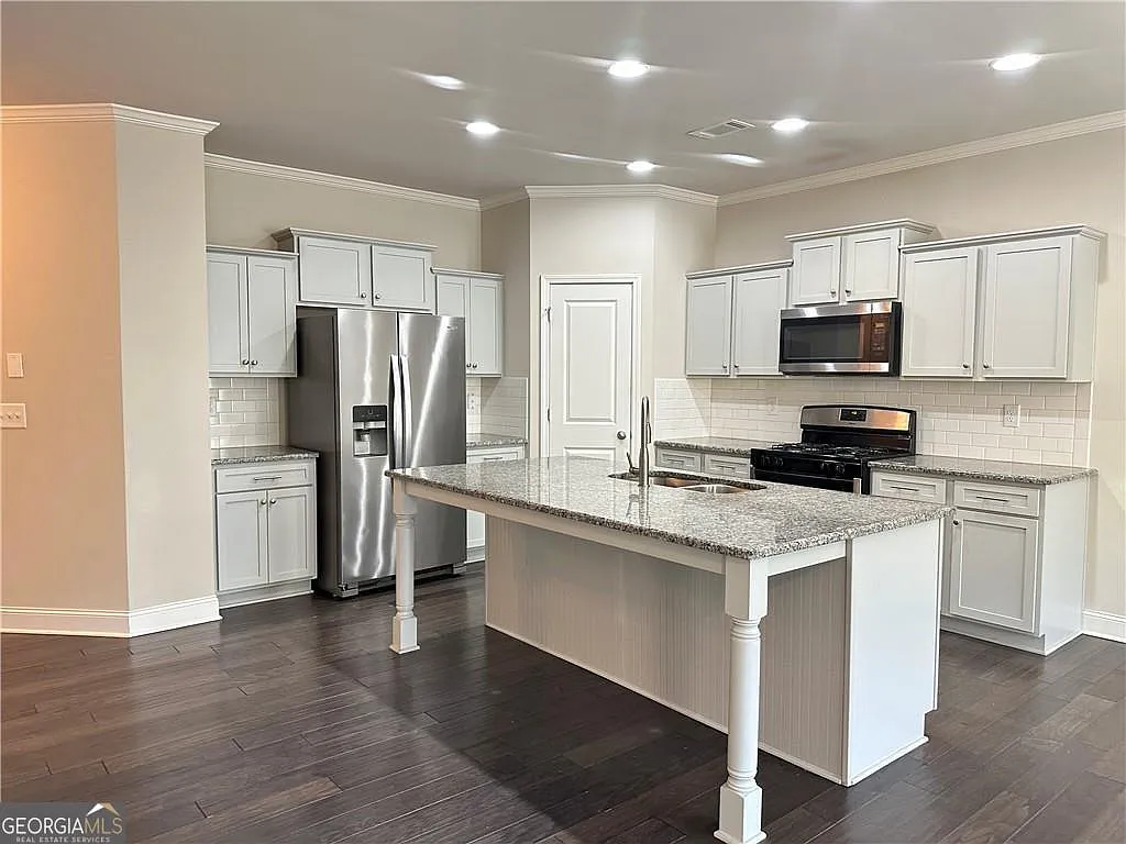 3 bed, 2.5 bath, 1821 sqft, $2,100 — Photo 2