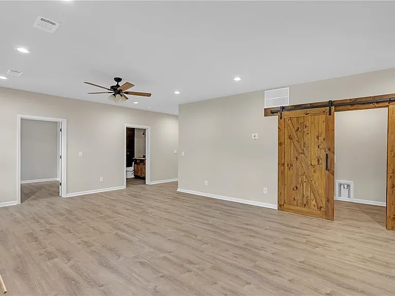 568 Garden View Ct — Photo 4