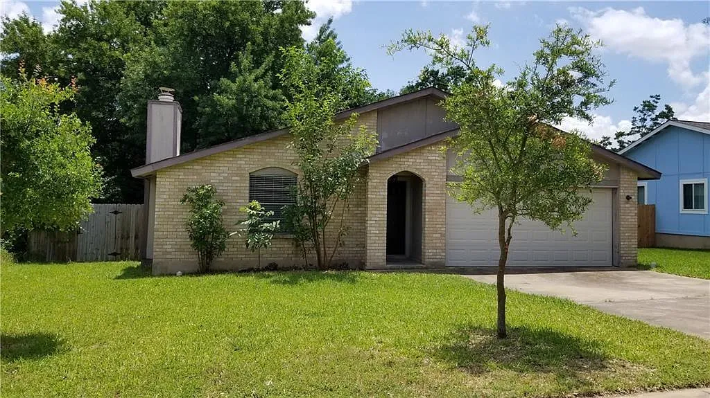 3 bed, 2.0 bath, 1459 sqft, $2,200 — Photo 1
