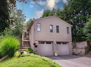 554 Rolling Green Dr, Bethel Park, PA