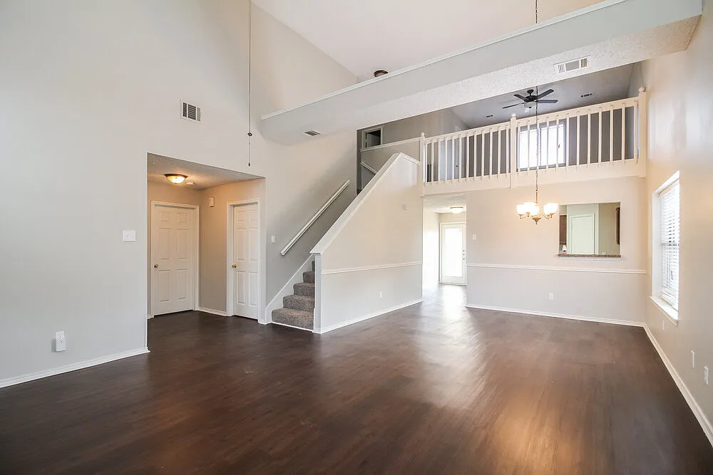 3 bed, 2.5 bath, 1972 sqft, $2,325 — Photo 3