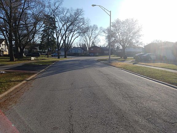 4th image of 331 Iris Ln #1