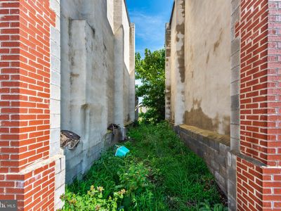 2102 E Hoffman St, Baltimore, MD, 21213