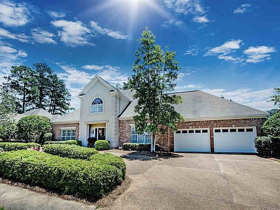 3rd image of 193 Woodlands Green Dr