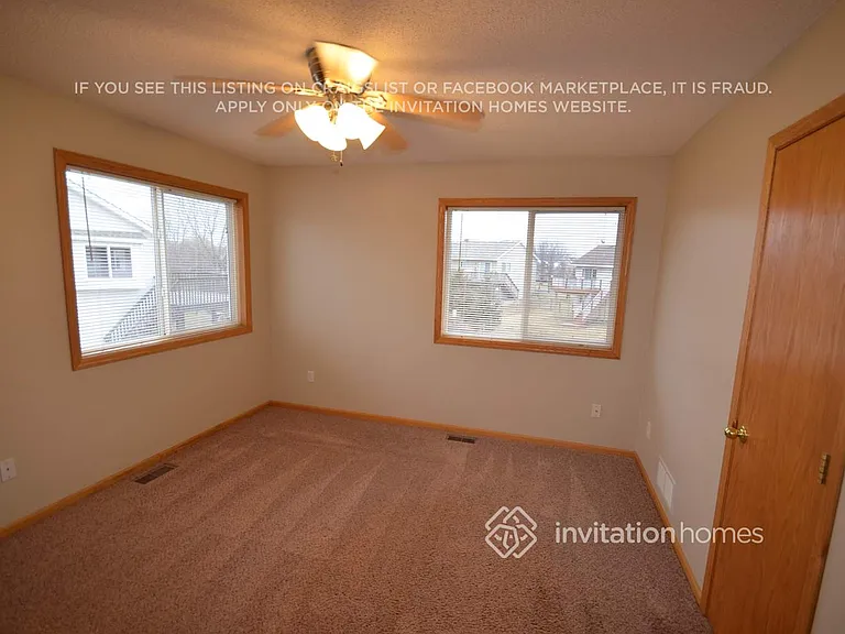 2243 Belfast St W — Photo 8