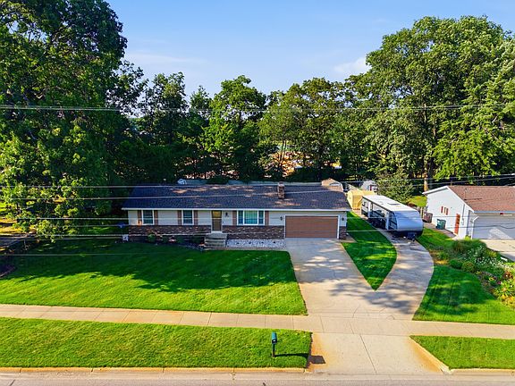 4th image of 1658 Woodside Rd