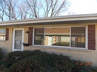 805 Valley Stream Dr APT B, Wheeling, IL 60090