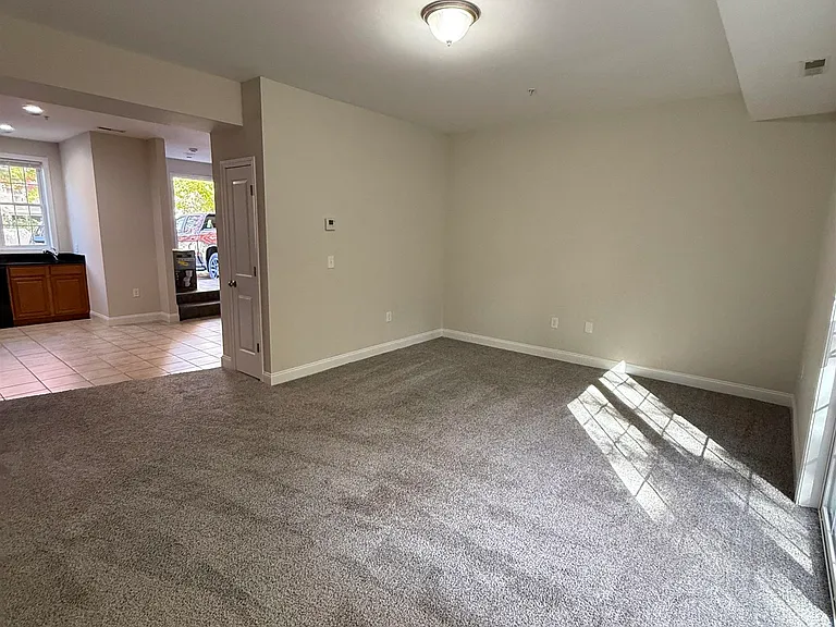 23 Clancy Dr — Photo 4