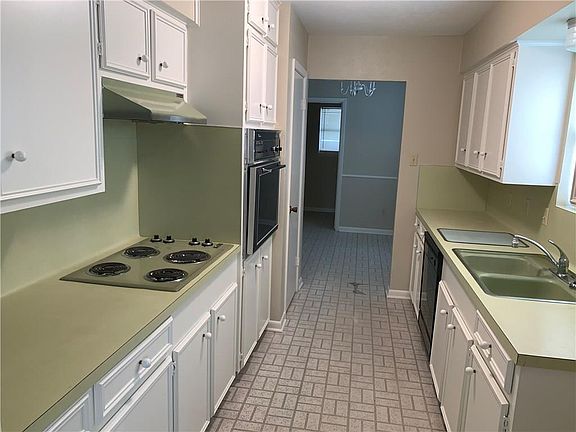 3rd image of 5021 Meandering Ln