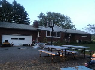 1673 Summit Lake Rd, Clarks Summit, PA 18411