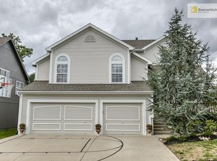8766 N Chatham Ave, Kansas City, MO 64154