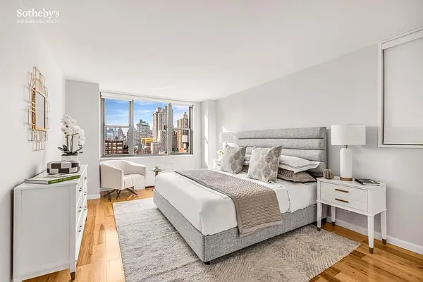 Sold by Sotheby's International Realty | media 5