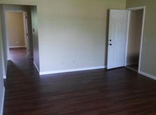 1805 College Farm Rd APT D, Murray, KY 42071