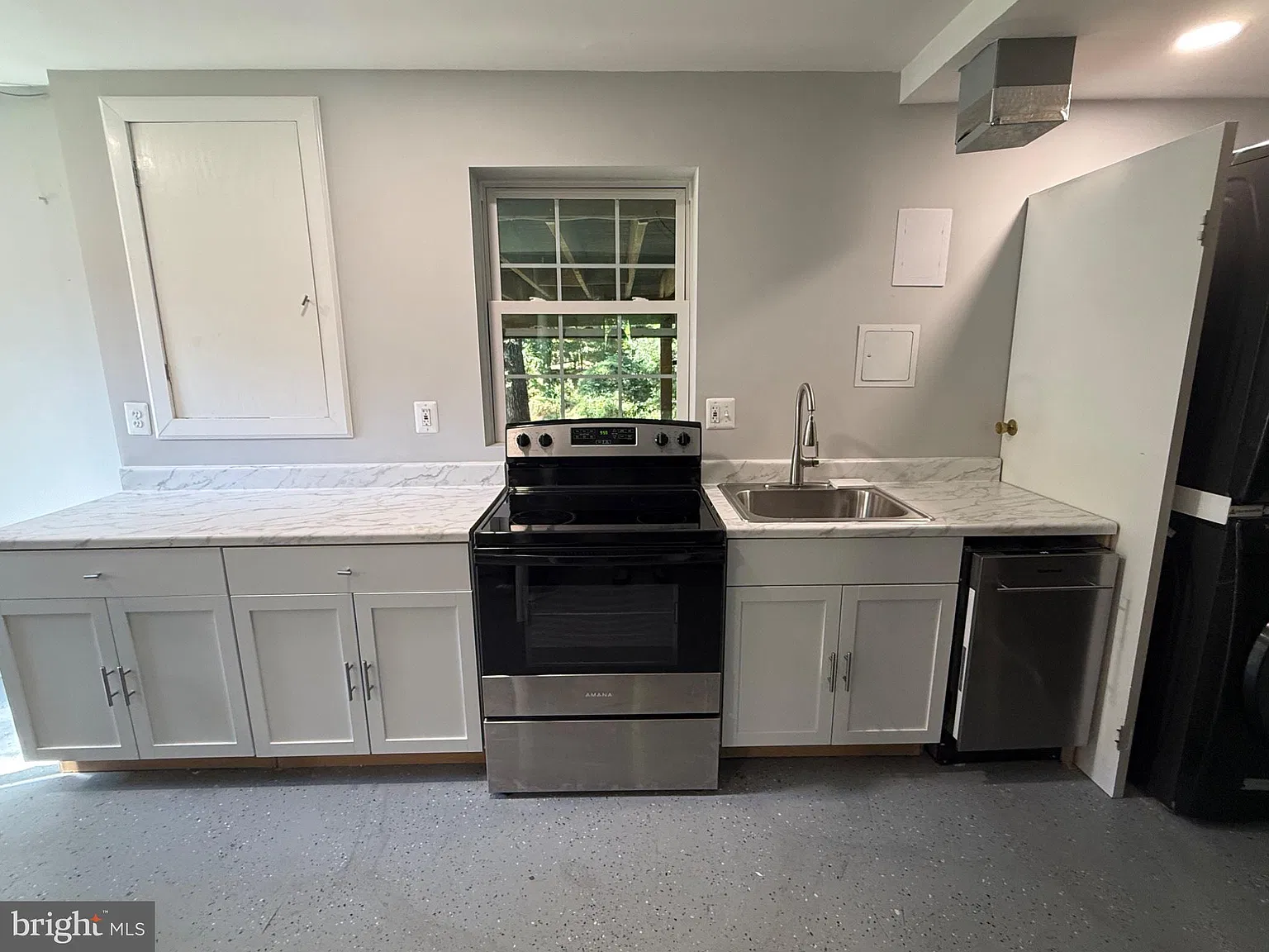2 bed, 1.0 bath, 2176 sqft, $1,500 — Photo 4