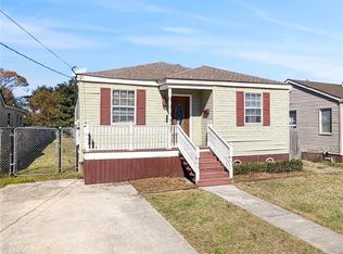 907 21st St, Gretna, LA 70053