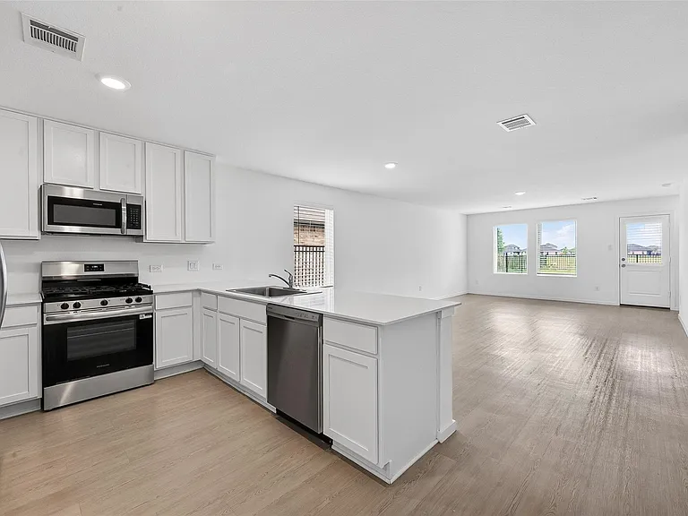 27703 Seascape Village Dr — Photo 8