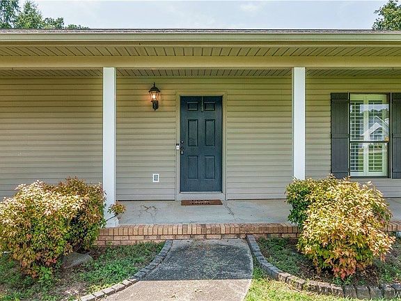 3rd image of 10747 Cobblestone Dr