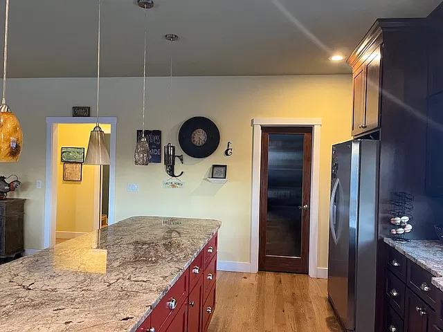 5 bed, 3.5 bath, 3587 sqft, $3,500 — Photo 4