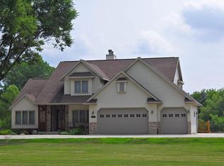 807 S Wisconsin Dr, Howards Grove, WI 53083