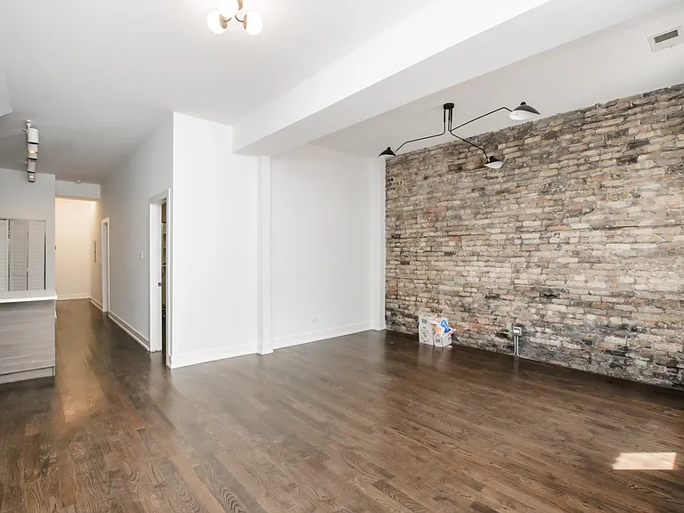 1418 W Blackhawk St #1F — Photo 23