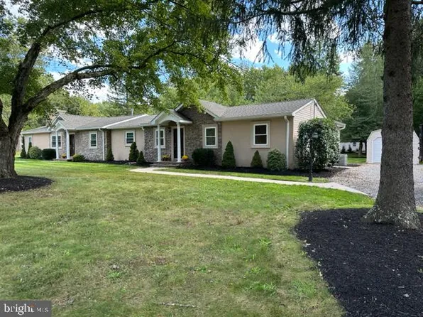 131 Edgebrook Rd, Trenton, NJ 08691