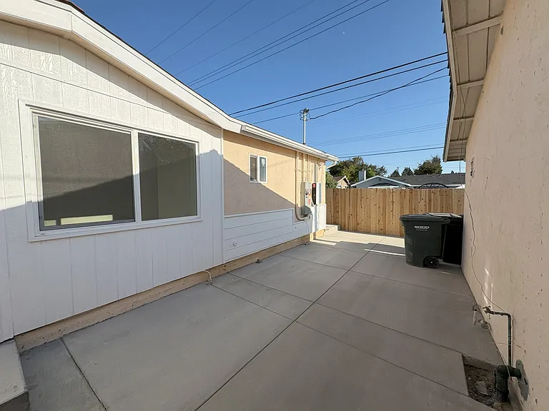 14320 Plantana Dr — Photo 31