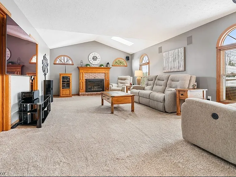 5909 Royal Hill Cir NE — Photo 5