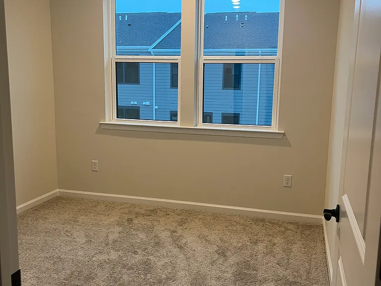 1105 Greenwich Dr — Photo 10