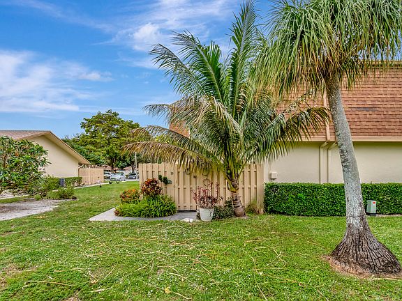 5th image of 945 NW 29th Avenue #D