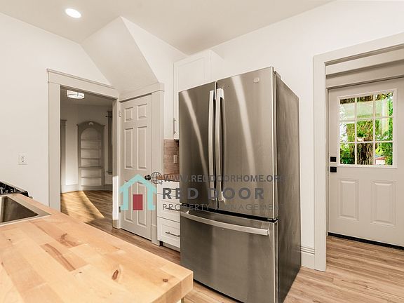 4th image of 216 10th St S