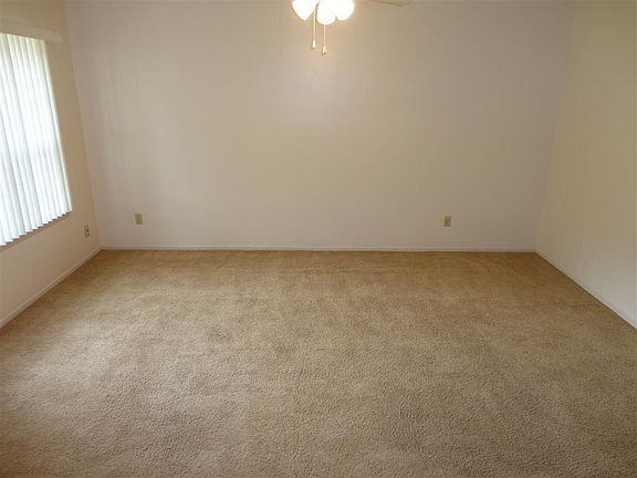 3rd image of 200 Paso Noble Dr