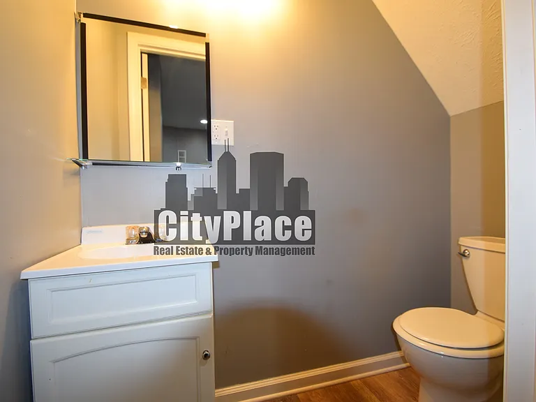 544 W 26th St — Photo 12