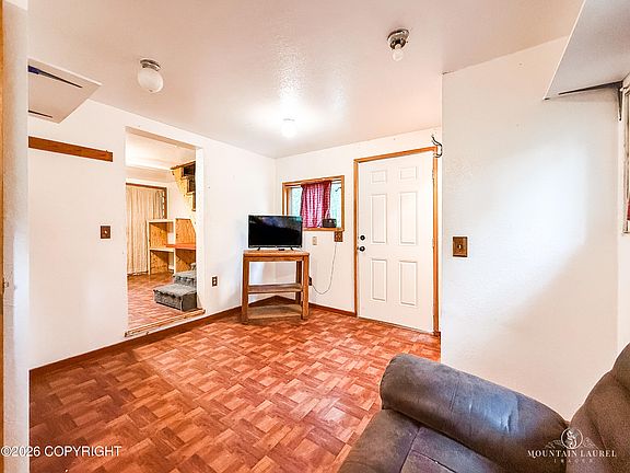 11th image of 11439 W King Arthur Dr