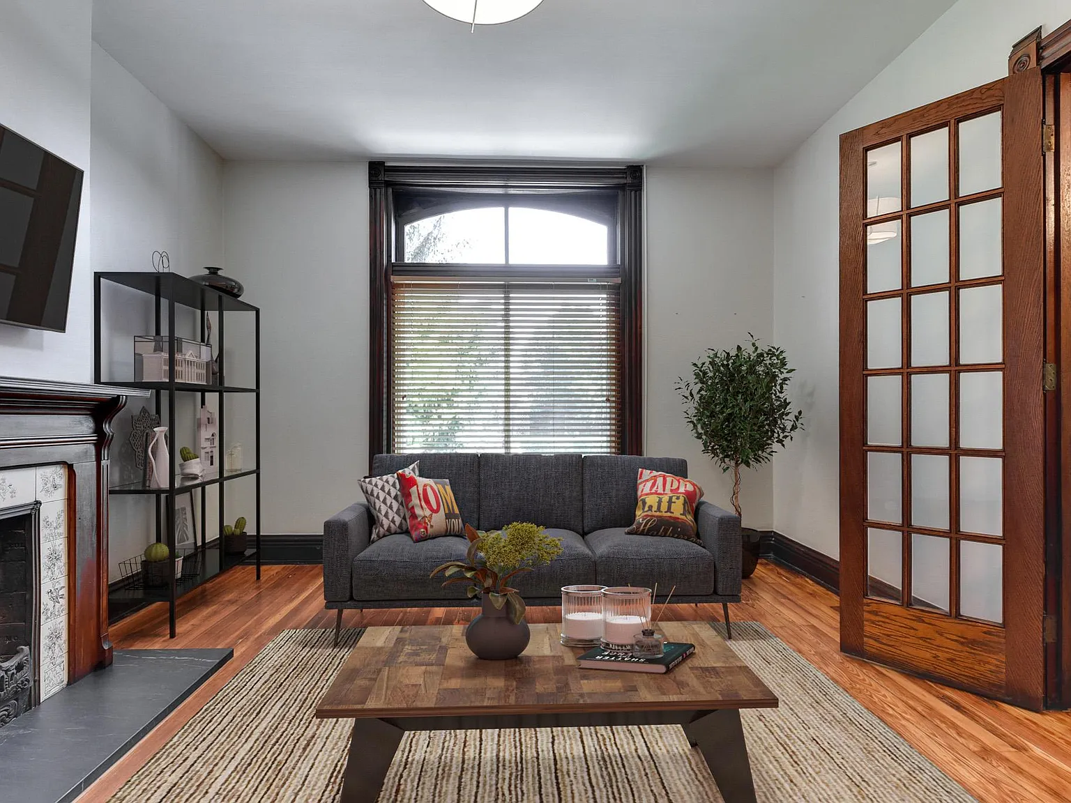 4 bed, 2442 sqft, $2,750 — Photo 3