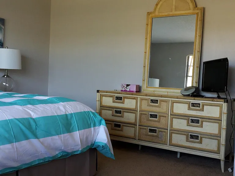 Second bedroom(picture five).