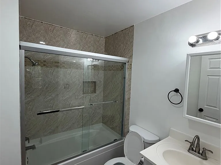 12291 Hampton Ave — Photo 18