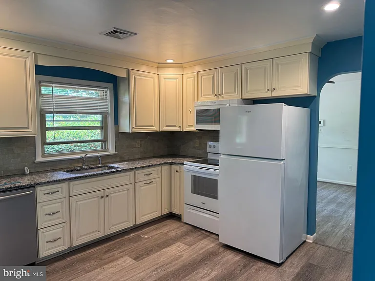 101 S Bonsall Rd — Photo 4