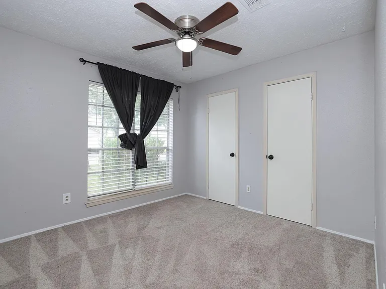 4623 Whispering Rock Ln — Photo 23