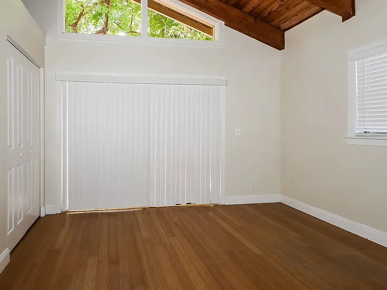 6398 Amberwoods Dr — Photo 12