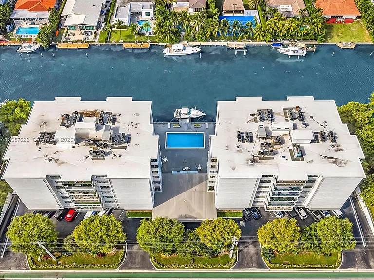 10000 W Bay Harbor Dr #201 — Photo 43