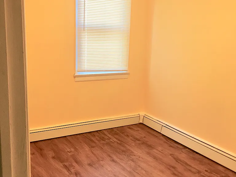 230 Commercial Ave — Photo 4