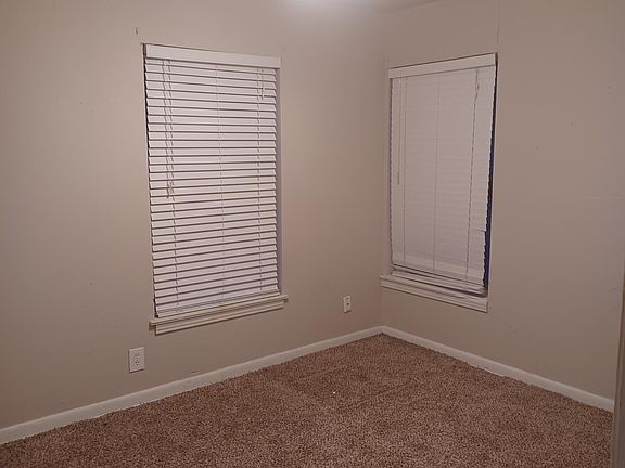 5th image of 302 Gardina St