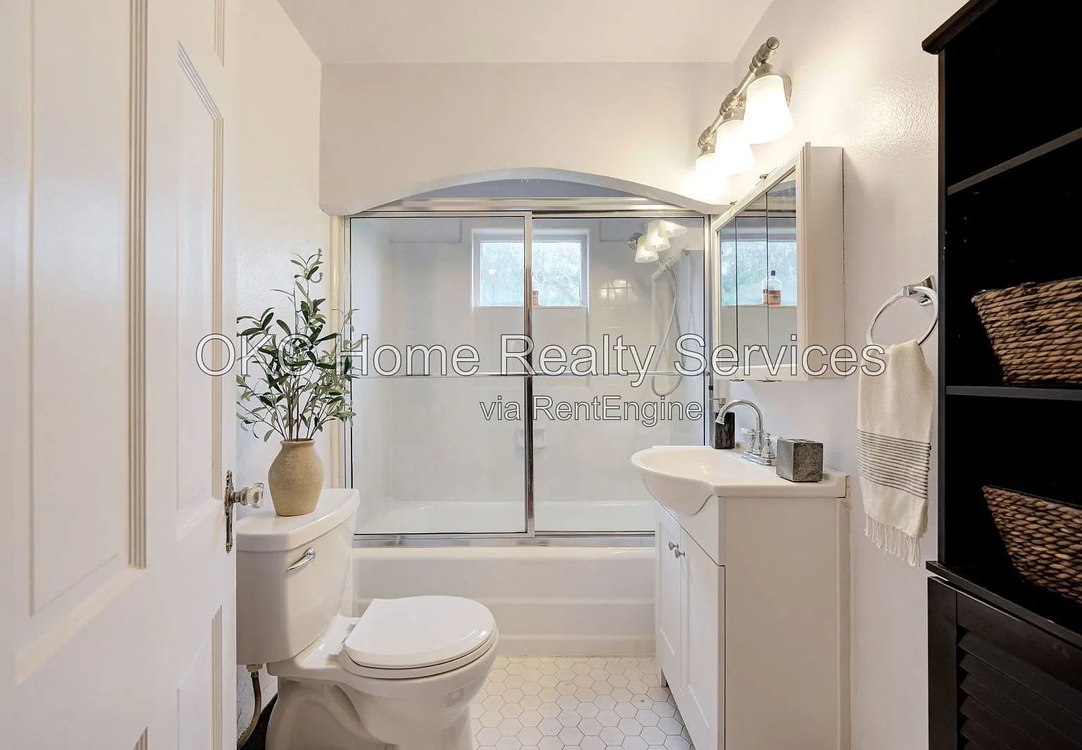2 bed, 1.0 bath, 1095 sqft, $1,200 — Photo 3