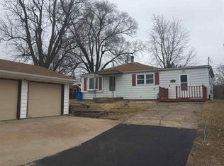 612 4th St, Colona, IL 61241